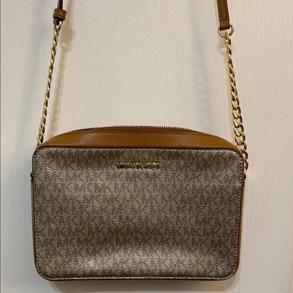 Black Crossbody Bags Lightweight and Spacious - Picture 5 of 5